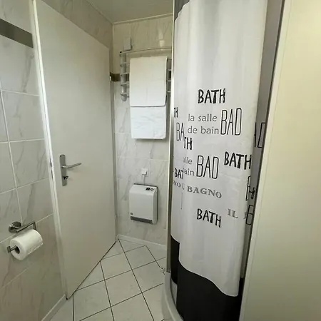 With 2 Bedrooms Warwerort